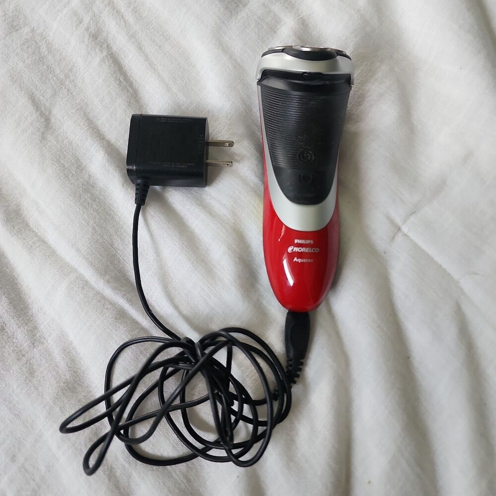 Philips Norelco Aquatec Wet Dry AT811 Rechargeable Shaver Dual Precision